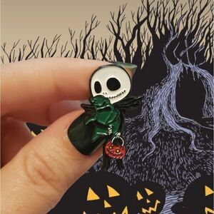 💀Skellington Oogie Boogie trick or treat enamel